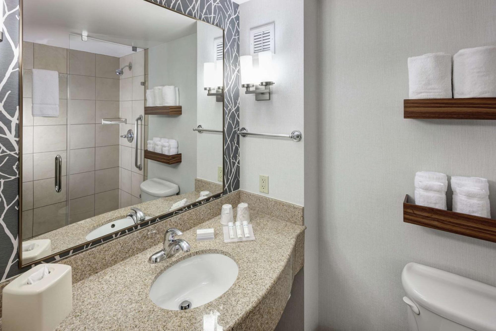 Hilton Garden Inn Lake Forest Mettawa Exterior foto