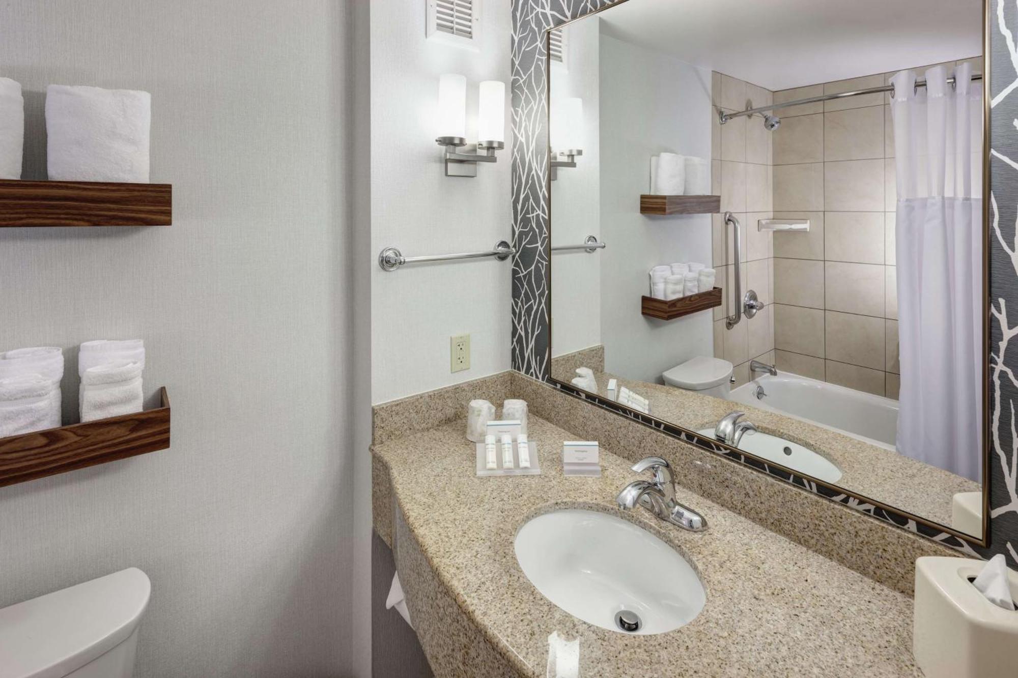 Hilton Garden Inn Lake Forest Mettawa Exterior foto