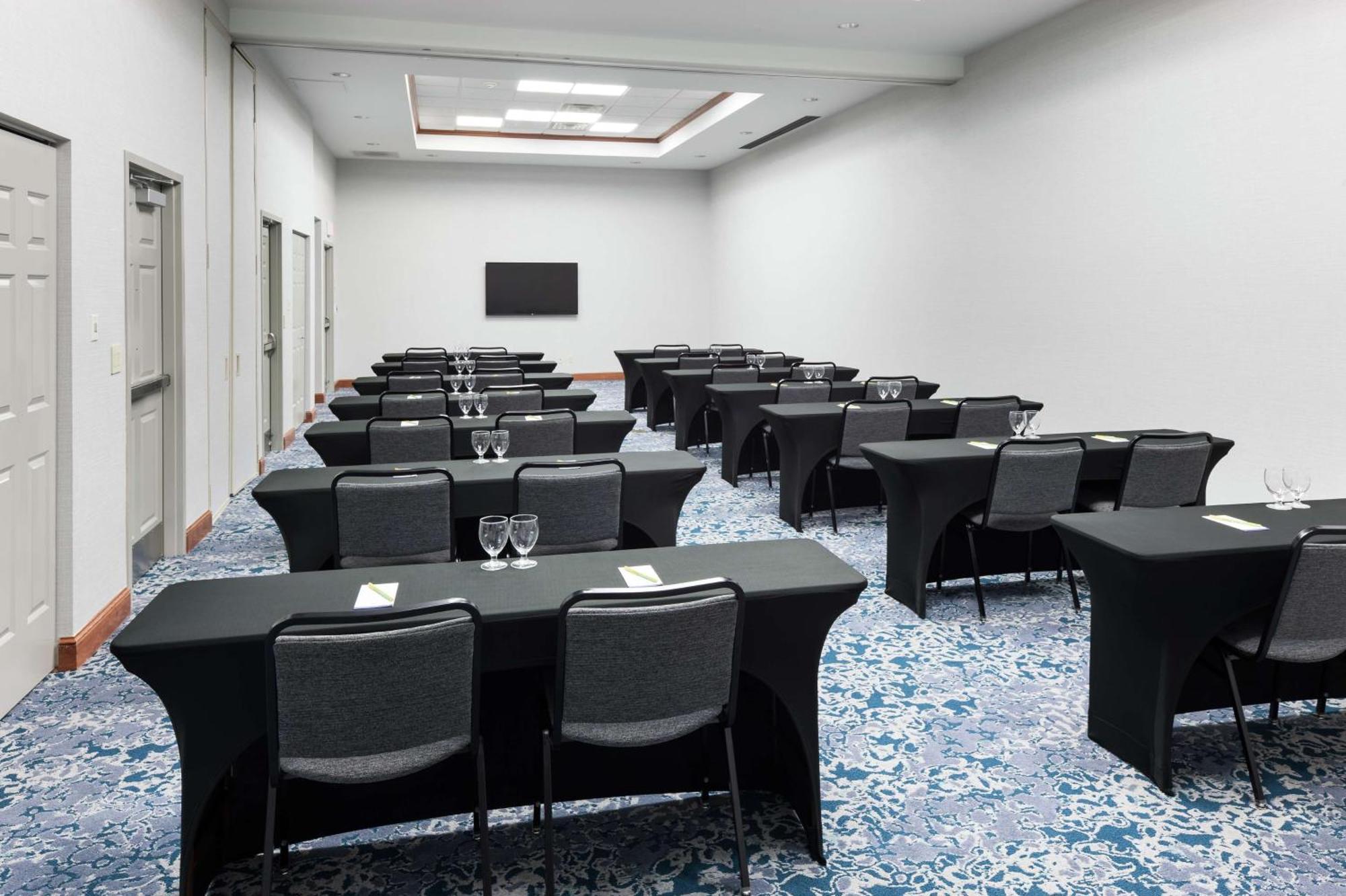 Hilton Garden Inn Lake Forest Mettawa Exterior foto
