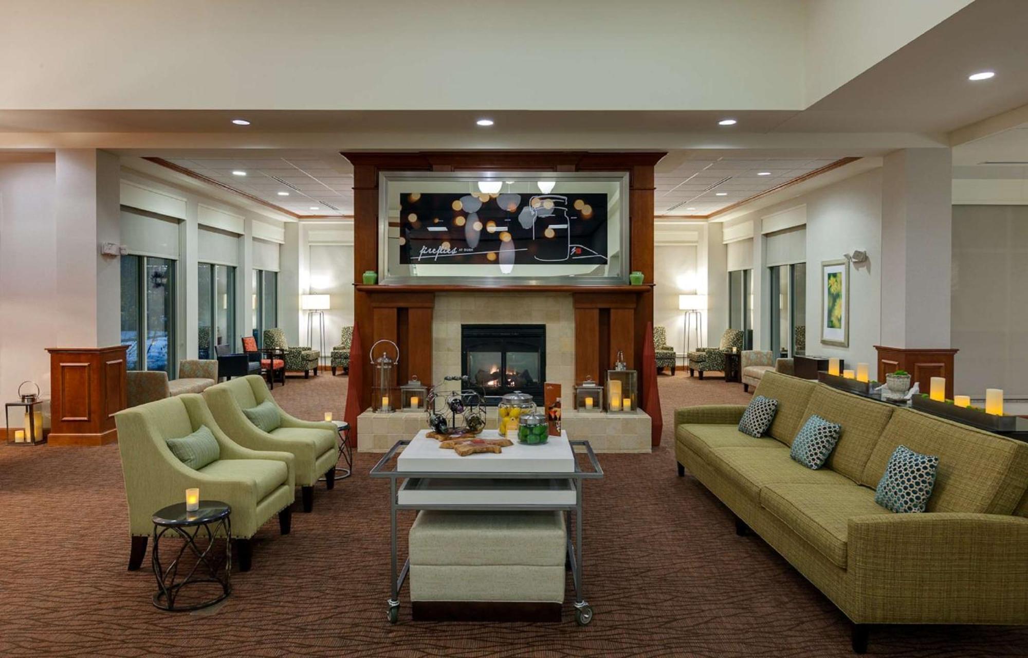 Hilton Garden Inn Lake Forest Mettawa Exterior foto