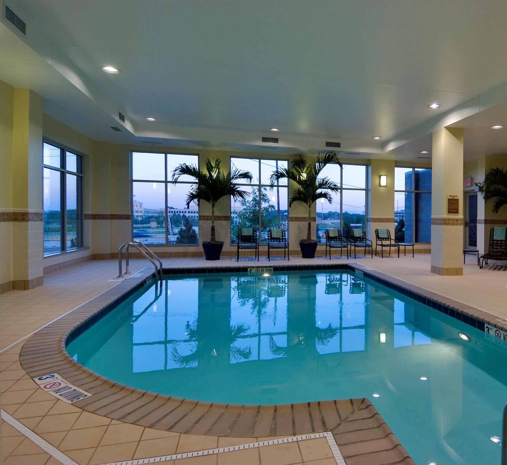 Hilton Garden Inn Lake Forest Mettawa Exterior foto