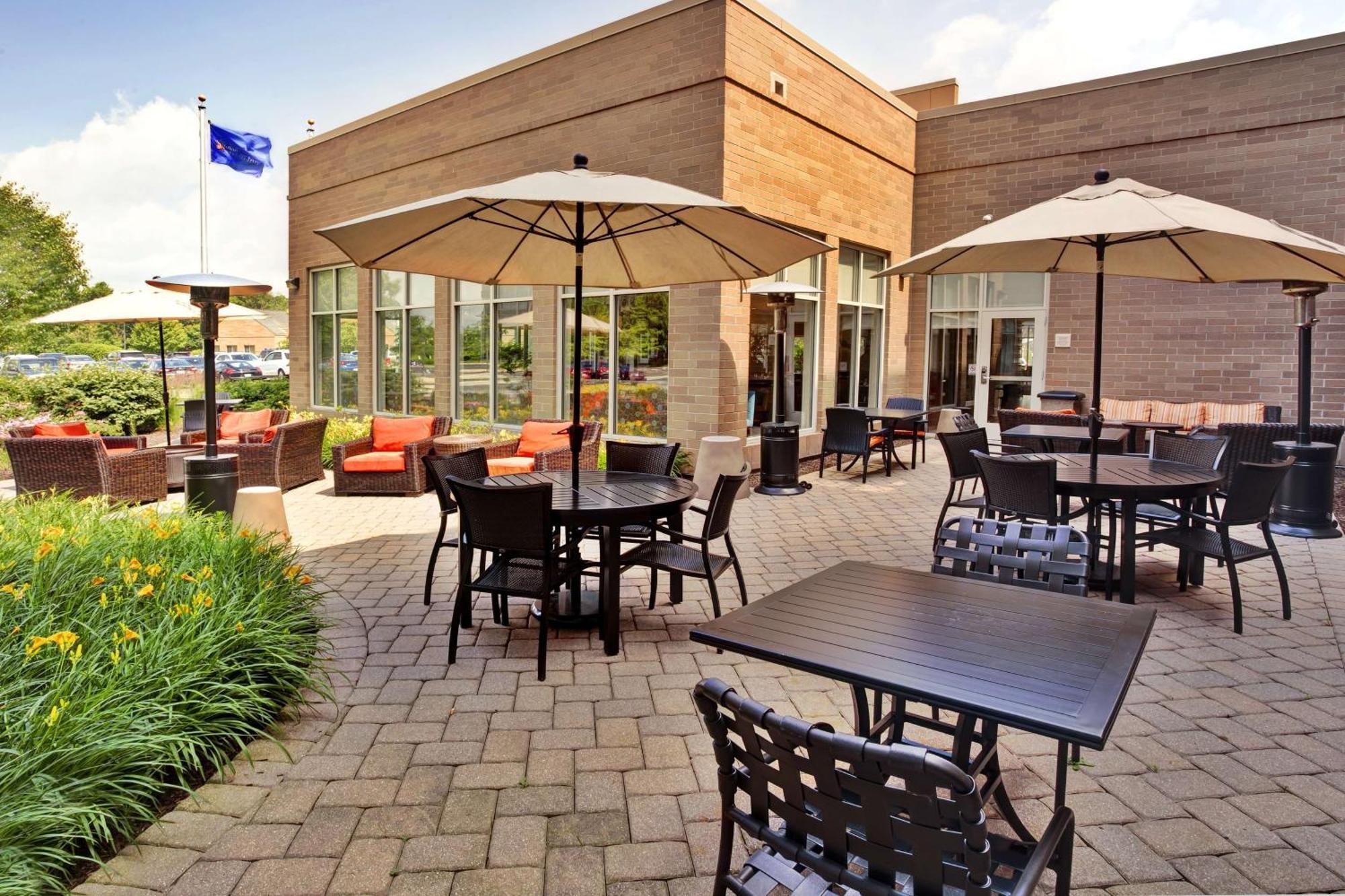 Hilton Garden Inn Lake Forest Mettawa Exterior foto