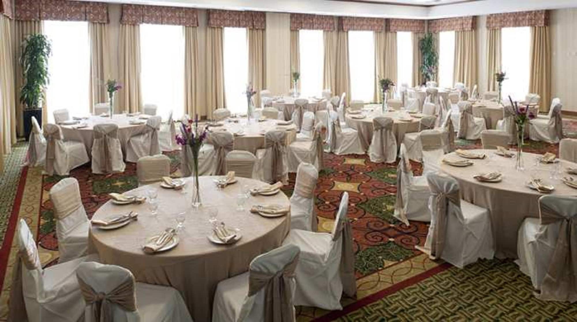 Hilton Garden Inn Lake Forest Mettawa Exterior foto