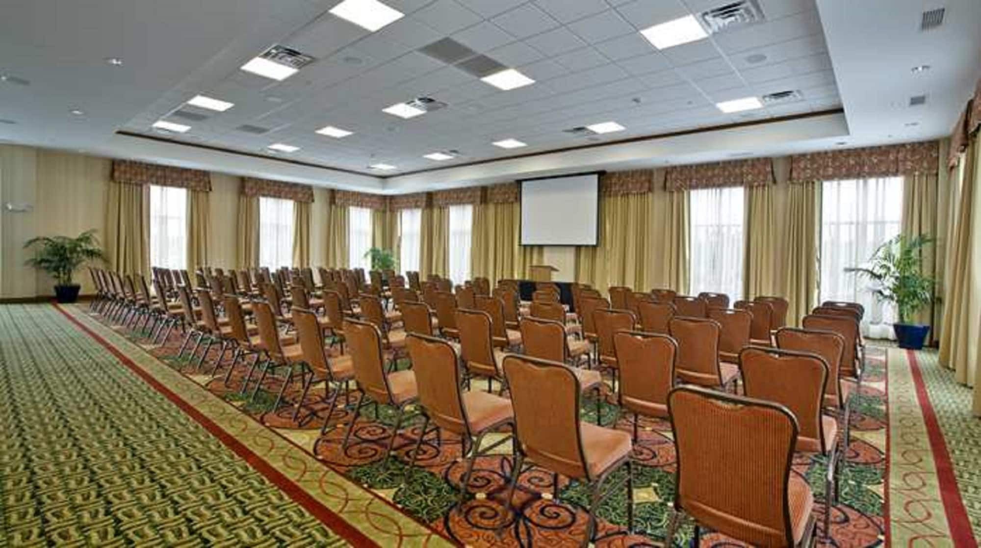 Hilton Garden Inn Lake Forest Mettawa Exterior foto